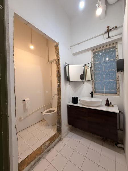 Seah street, Seah Street, Beach Road / Bugis / Rochor, 250 sqft, Shop / Shophouse For Rent, by Randale Ong, 500246020 - Bathroom - CommercialGuru.com.sg