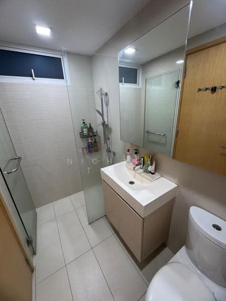 The Tampines Trilliant, 15 Tampines Central 7, Pasir Ris / Tampines, 4 Bedrooms, 1,302 sqft, Executive Condominium For Sale, by Nichole Thor, 500246046 - Bathroom - PropertyGuru.com.sg