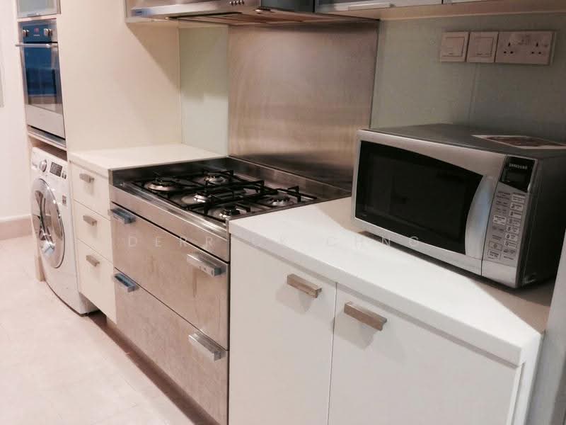 Novena Suites, 200 Moulmein Road, 1 Bedroom, 667 sqft, Apartment For Rent, by Derrick Chng, 500246056 - Kitchen - PropertyGuru.com.sg