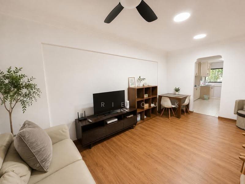 119 Hougang Avenue 1, 119 Hougang Avenue 1, Hougang / Punggol / Sengkang, 2 Bedrooms, 67 sqft, HDB Flat For Sale, by Valerie Quek, 500246058 - Living Room - PropertyGuru.com.sg