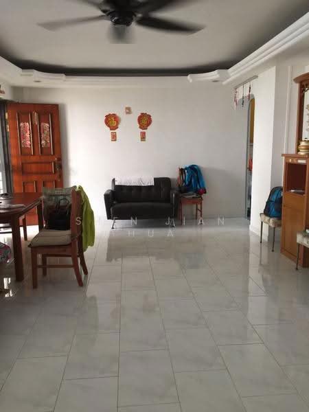 142 Tampines Street 12, 142 Tampines Street 12, Pasir Ris / Tampines, Room Rental, 180 sqft, HDB Flat For Rent, by Shen Jian Hua, 500246061 - Living Room - PropertyGuru.com.sg