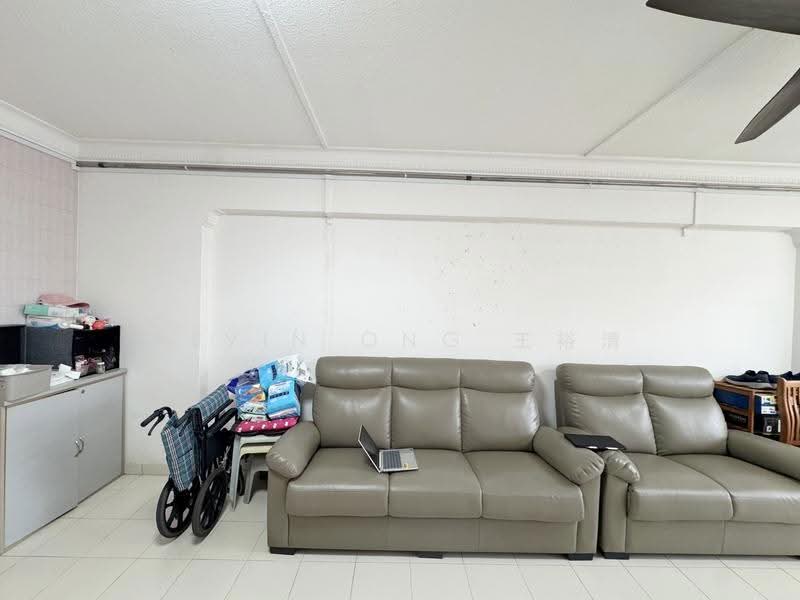 671 Hougang Avenue 8, 671 Hougang Avenue 8, Hougang / Punggol / Sengkang, 3 Bedrooms, 1,119 sqft, HDB Flat For Sale, by Alvin Ong 王裕清, 500246069 - Living Room - PropertyGuru.com.sg