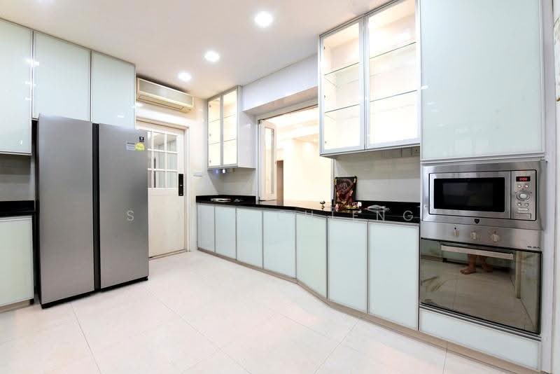 Regency Park, 3 Nathan Road, 4 Bedrooms, 3,650 sqft, Condominium For Rent, by Sandy Chieng, 500246075 - Kitchen - PropertyGuru.com.sg
