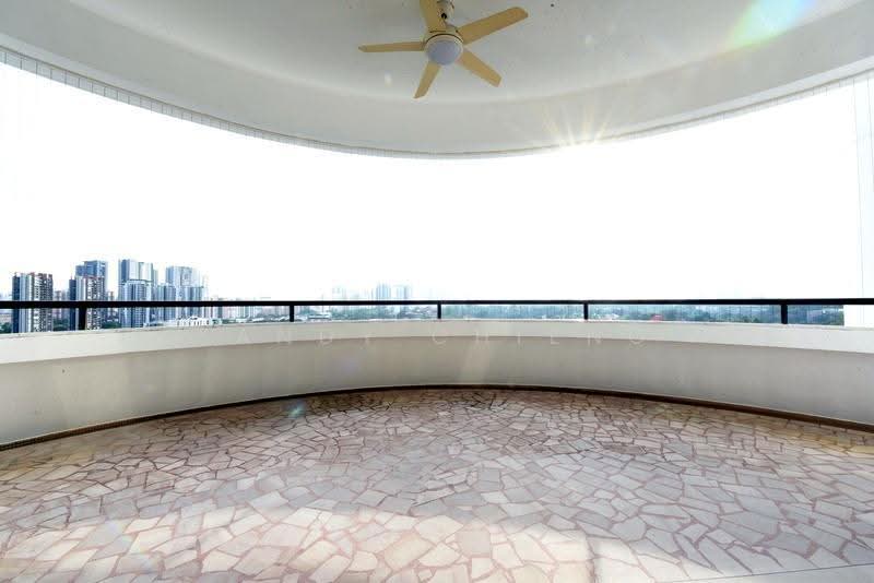 Regency Park, 3 Nathan Road, 4 Bedrooms, 3,650 sqft, Condominium For Rent, by Sandy Chieng, 500246075 - Balcony - PropertyGuru.com.sg