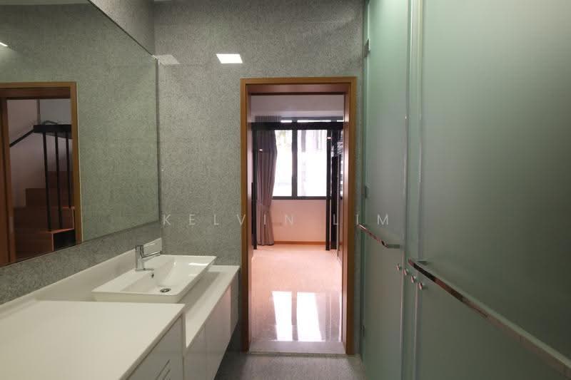 Watertown, 69 Punggol Central, Hougang / Punggol / Sengkang, 2 Bedrooms, 807 sqft, Condominium For Rent, by Kelvin Lim, 500246089 - Bathroom - PropertyGuru.com.sg
