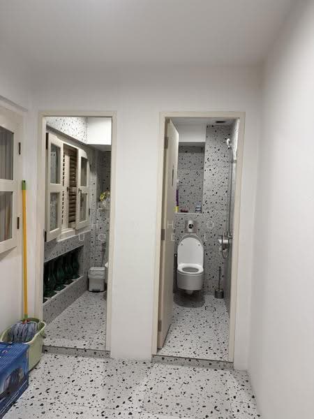 52 Tras Street, 52 Tras Street, Chinatown / Tanjong Pagar, 1,324 sqft, Office For Rent, by ANDY HUANG, 500246101 - Bathroom - CommercialGuru.com.sg