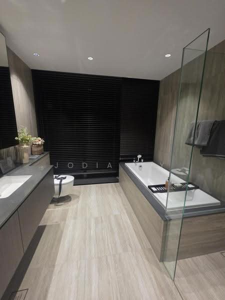 Sora, 73/74/76/78 Yuan Ching Road, Boon Lay / Jurong / Tuas, 6 Bedrooms, 1,679 sqft, Condominium For Sale, by Jodia Tay, 500246132 - Bathroom - PropertyGuru.com.sg