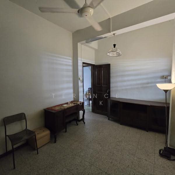 Karikal lane, Karikal lane, East Coast / Marine Parade, 4 Bedrooms, 2,000 sqft, Terraced House For Sale, by Terence Kuek, 500246133 - Living Room - PropertyGuru.com.sg