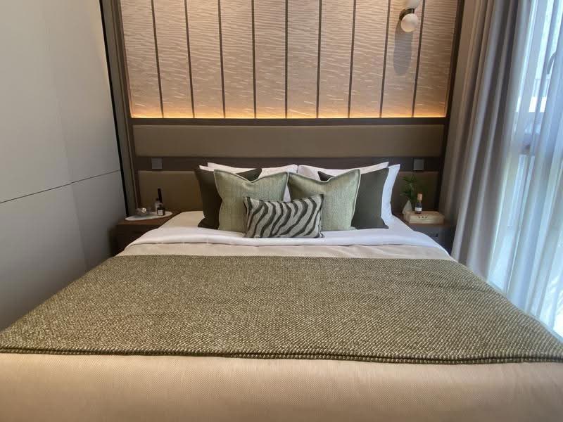 Parksuites, 18 Holland Grove Road, Tanglin / Holland / Bukit Timah, 2 Bedrooms, 786 sqft, Condominium For Sale, by Celest Goh, 500246134 - Bedroom - PropertyGuru.com.sg