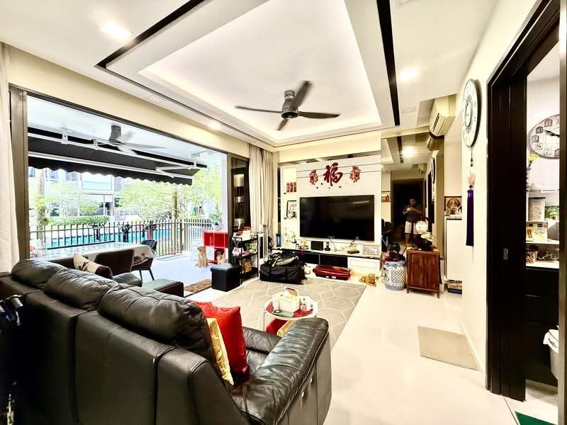 The Inflora, 53 Flora Drive, 4 Bedrooms, 1,335 sqft, Condominium For Sale, by Kelvin Tan, 500246152 - Living Room - PropertyGuru.com.sg