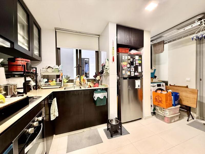The Inflora, 53 Flora Drive, 4 Bedrooms, 1,335 sqft, Condominium For Sale, by Kelvin Tan, 500246152 - Kitchen - PropertyGuru.com.sg