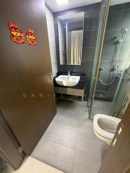 Liv on Wilkie, Wilkie Terrace, 2 Bedrooms, 527 sqft, Apartment For Sale, by Daniel Chua, 500246181 - Bathroom - PropertyGuru.com.sg