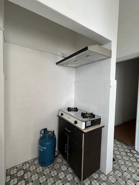 5B Hoe Chiang Rd (Tanjong pagar mrt), Chinatown / Tanjong Pagar, Room Rental, 132 sqft, Shophouse For Rent, by Xiao Dong, 500246183 - Kitchen - PropertyGuru.com.sg