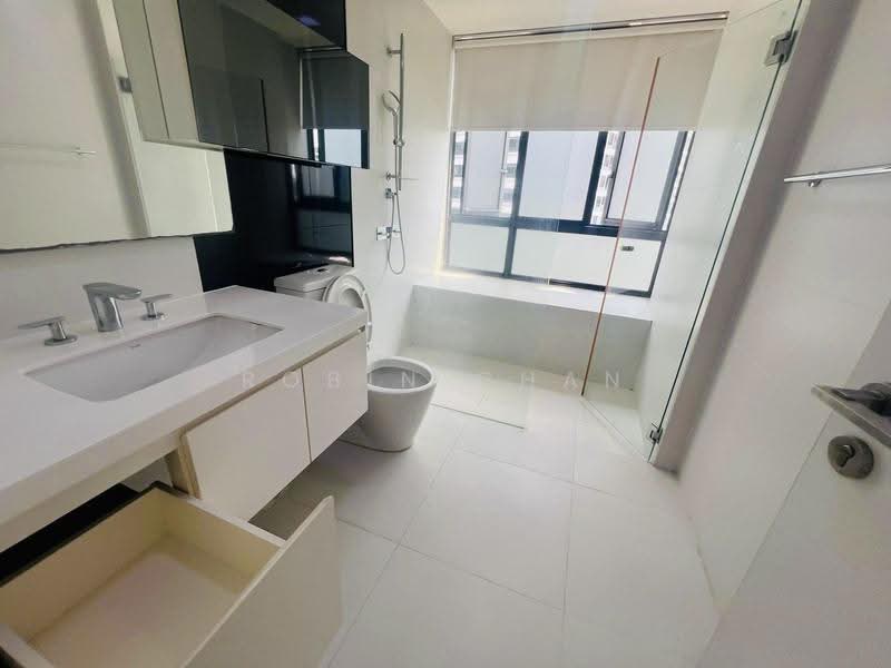 The Interlace, 204 Depot Road, Harbourfront / Telok Blangah, 2 Bedrooms, 1,055 sqft, Condominium For Rent, by Robin Chan, 500246195 - Bathroom - PropertyGuru.com.sg