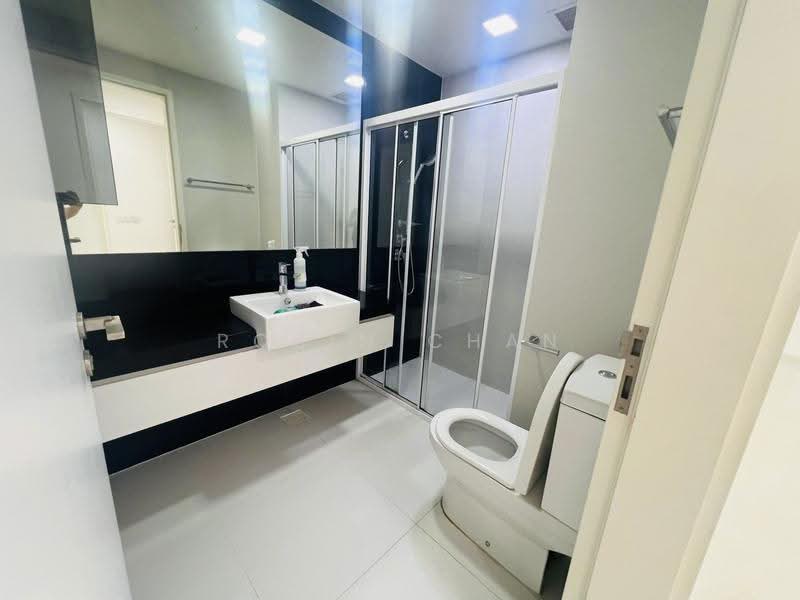 The Interlace, 204 Depot Road, Harbourfront / Telok Blangah, 2 Bedrooms, 1,055 sqft, Condominium For Rent, by Robin Chan, 500246195 - Bathroom - PropertyGuru.com.sg