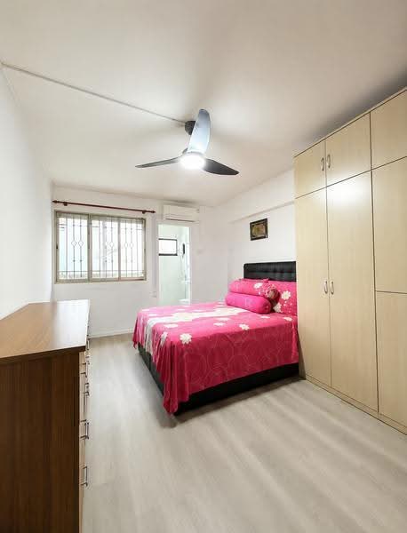 293 Tampines Street 22, 293 Tampines Street 22, 3 Bedrooms, 1,119 sqft, HDB Flat For Sale, by Sharil Satar, 500246198 - Master Bedroom - PropertyGuru.com.sg