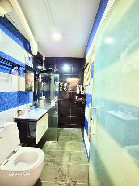 113 Bukit Purmei Road, 113 Bukit Purmei Road, Harbourfront / Telok Blangah, 3 Bedrooms, 1,184 sqft, HDB Flat For Sale, by Yani Eril, 500246201 - Bathroom - PropertyGuru.com.sg