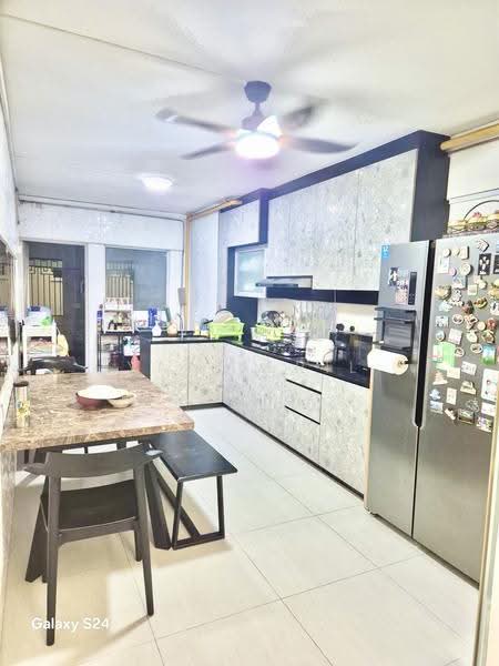 113 Bukit Purmei Road, 113 Bukit Purmei Road, Harbourfront / Telok Blangah, 3 Bedrooms, 1,184 sqft, HDB Flat For Sale, by Yani Eril, 500246201 - Kitchen - PropertyGuru.com.sg