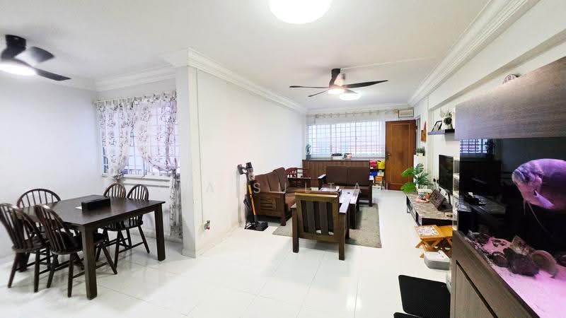 287 Yishun Avenue 6, 287 Yishun Avenue 6, Sembawang / Yishun, 3 Bedrooms, 1,130 sqft, HDB Flat For Sale, by Ina Sultan, 500246202 - Living Room - PropertyGuru.com.sg