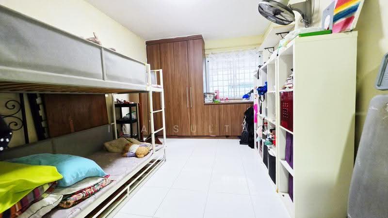 287 Yishun Avenue 6, 287 Yishun Avenue 6, Sembawang / Yishun, 3 Bedrooms, 1,130 sqft, HDB Flat For Sale, by Ina Sultan, 500246202 - Bedroom - PropertyGuru.com.sg