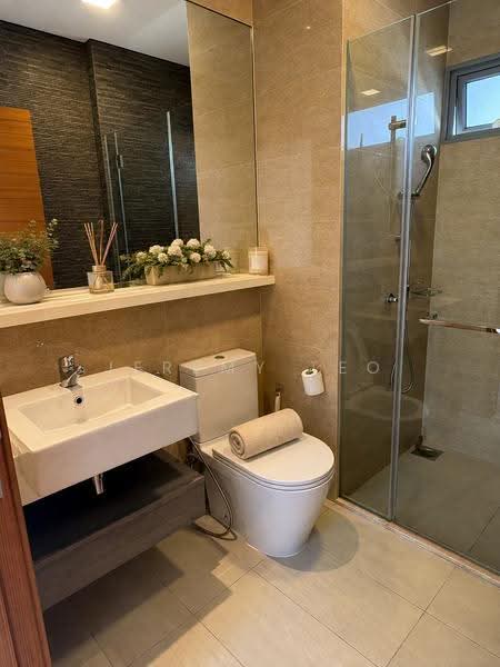 3 bedder @ Woodgrove Avenue, Woodgrove Avenue, Mandai / Upper Thomson, 3 Bedrooms, 1,100 sqft, Condominium For Sale, by Jeremy Teo, 500246204 - Bathroom - PropertyGuru.com.sg