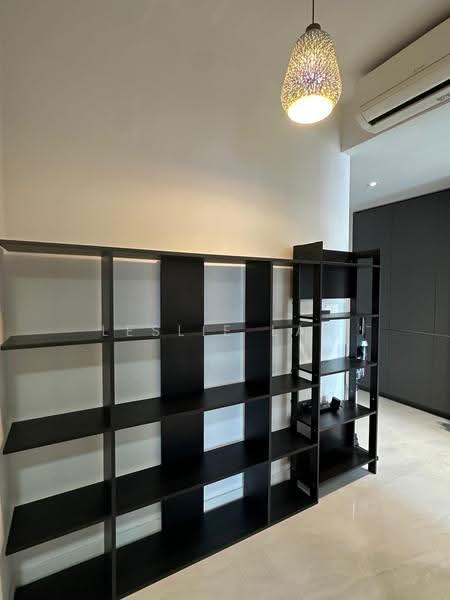 Riverfront Residences, 45 Hougang Avenue 7, Hougang / Punggol / Sengkang, 1 Bedroom, 517 sqft, Condominium For Sale, by Leslie Lau, 500246205 - Working in your enclosable study - PropertyGuru.com.sg