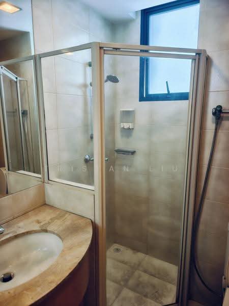 Blue Horizon, 21 West Coast Crescent, Buona Vista / West Coast / Clementi New Town, 3 Bedrooms, 1,152 sqft, Condominium For Sale, by Tristan Liu, 500246225 - Bathroom - PropertyGuru.com.sg