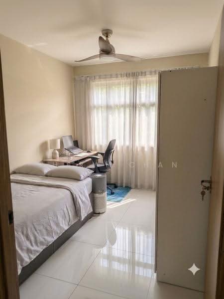 451B Bukit Batok West Avenue 6, 451B Bukit Batok West Avenue 6, Dairy Farm / Bukit Panjang / Choa Chu Kang, 3 Bedrooms, 1,216 sqft, HDB Flat For Sale, by Sheryl Chan, 500246231 - Bedroom - PropertyGuru.com.sg