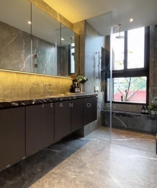 NEW SEMI-D. CURATED FOR MODERN LIFESTYLE LIVING 2IN1. LUXURIOUS. JEAN 93571119, Fernhill/Stevens/Robin/Orchard, Tanglin / Holland / Bukit Timah, 5 Bedrooms, 7,440 sqft, Semi-Detached House For Sale, by Jean Ong, 500246232 - Bathroom - PropertyGuru.com.sg