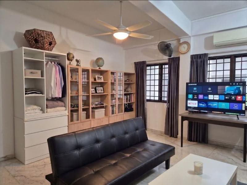 4 Bedroom Whole Unit for Rent in Siglap, Near MRT, East Coast / Marine Parade, 4 Bedrooms, 2,000 sqft, Semi-Detached House For Rent, by Dexter Lim, 500246249 - Living Room - PropertyGuru.com.sg