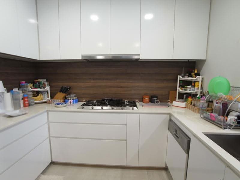 Clementi Park Facing Garden 3+2 Private/Renovated, Clementi Park, Sunset Way, 4 Bedrooms, 1,754 sqft, Condominium For Sale, by Susan Prior, 500246251 - Kitchen - PropertyGuru.com.sg