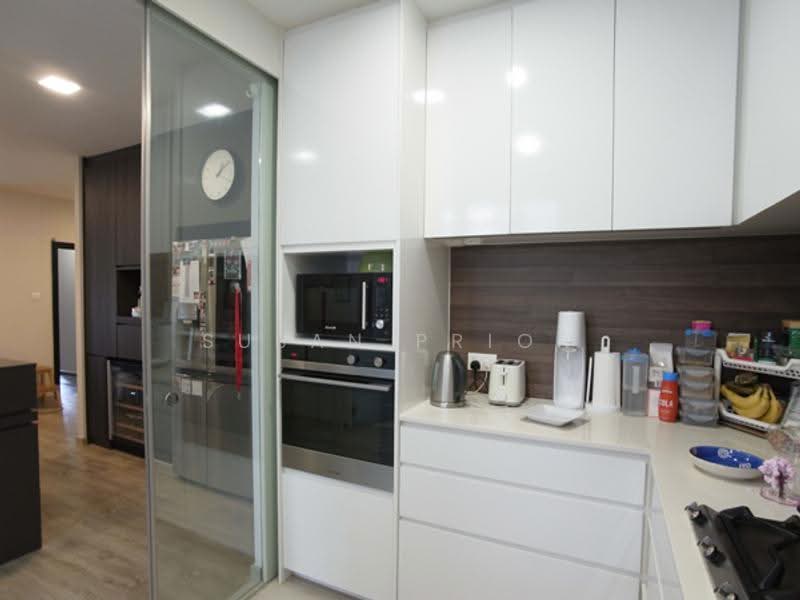 Clementi Park Facing Garden 3+2 Private/Renovated, Clementi Park, Sunset Way, 4 Bedrooms, 1,754 sqft, Condominium For Sale, by Susan Prior, 500246251 - Kitchen - PropertyGuru.com.sg