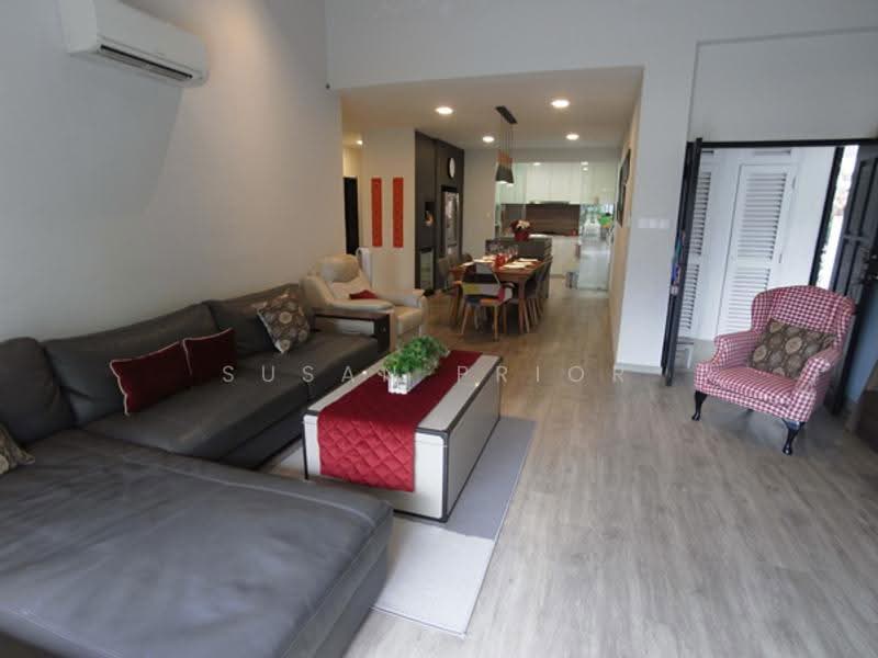 Clementi Park Facing Garden 3+2 Private/Renovated, Clementi Park, Sunset Way, 4 Bedrooms, 1,754 sqft, Condominium For Sale, by Susan Prior, 500246251 - Living Room - PropertyGuru.com.sg