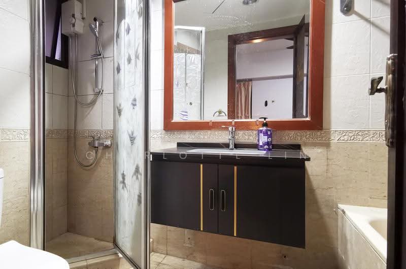 The Mayfair, 5 Jurong East Street 32, Room Rental, 200 sqft, Condominium For Rent, by Charlotte Lin, 500246263 - Bathroom - PropertyGuru.com.sg