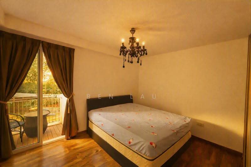 588A Ang Mo Kio Street 52, 588A Ang Mo Kio Street 52, 3 Bedrooms, 1,206 sqft, HDB Flat For Rent, by Ben Lau, 500246306 - Master bedroom with balcony - PropertyGuru.com.sg
