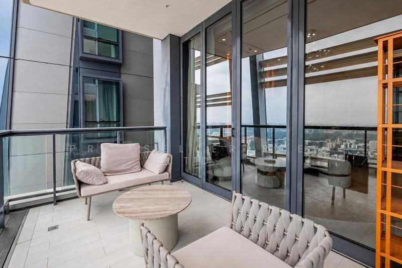 South Beach Residences, 28 South Beach Road, Beach Road / Bugis / Rochor, 2 Bedrooms, 1,249 sqft, Condominium For Sale, by Don Png, 500246310 - Balcony - PropertyGuru.com.sg