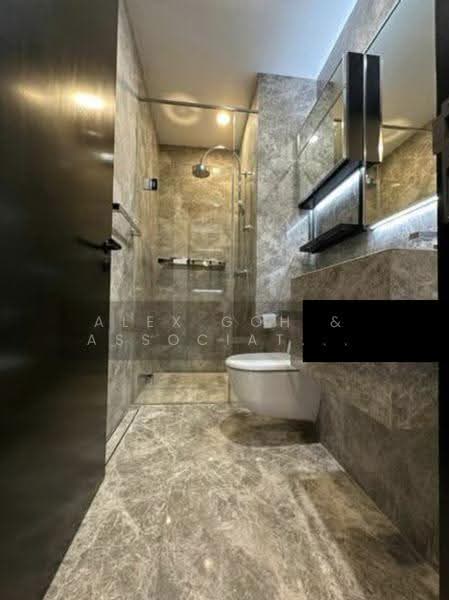 Martin Modern, 10 Martin Place, 4 Bedrooms, 1,796 sqft, Apartment For Rent, by Valerie Goh, 500246323 - Bathroom - PropertyGuru.com.sg
