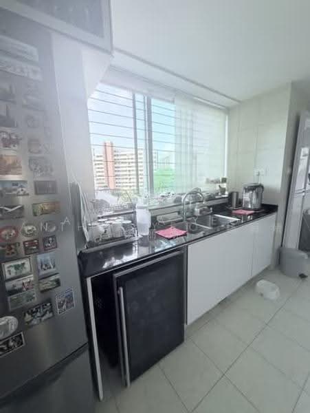 Lakeholmz, 82 Corporation Road, Boon Lay / Jurong / Tuas, 3 Bedrooms, 1,324 sqft, Condominium For Sale, by Anthea Yeo 杨丽娇, 500246324 - Kitchen - PropertyGuru.com.sg