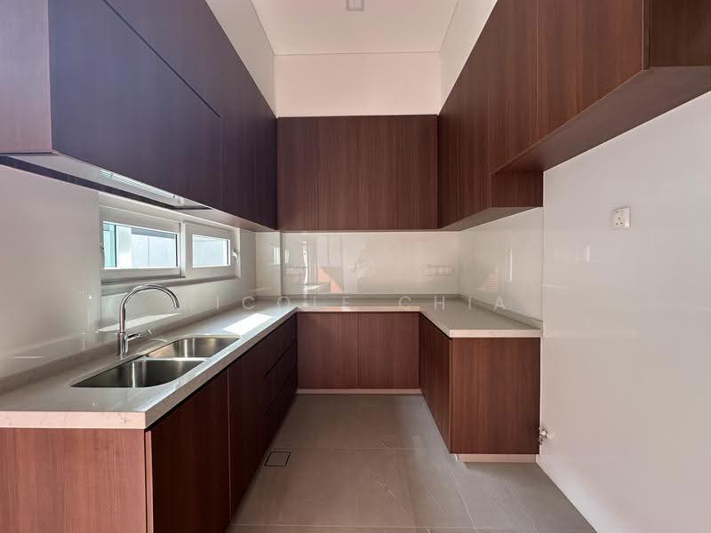 Serangoon Garden Estate, Bridport Avenue, Hougang / Punggol / Sengkang, 4 Bedrooms, 4,500 sqft, Semi-Detached House For Rent, by Nicole Chia, 500246328 - Kitchen - PropertyGuru.com.sg