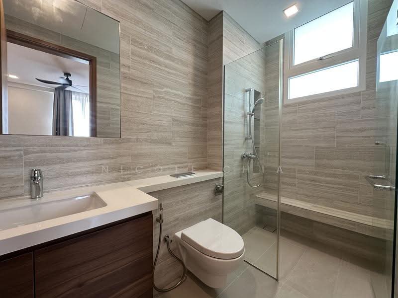 Serangoon Garden Estate, Bridport Avenue, Hougang / Punggol / Sengkang, 4 Bedrooms, 4,500 sqft, Semi-Detached House For Rent, by Nicole Chia, 500246328 - Bathroom - PropertyGuru.com.sg