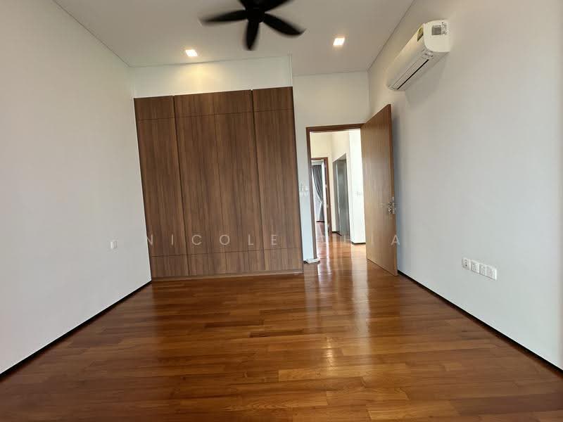 Serangoon Garden Estate, Bridport Avenue, Hougang / Punggol / Sengkang, 4 Bedrooms, 4,500 sqft, Semi-Detached House For Rent, by Nicole Chia, 500246328 - Bedroom - PropertyGuru.com.sg