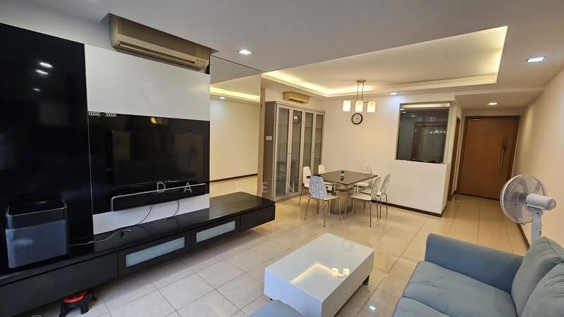 The Lakeshore, 31 Jurong West Street 41, Boon Lay / Jurong / Tuas, 3 Bedrooms, 1,109 sqft, Condominium For Sale, by Darren Lim, 500246344 - Living Room - PropertyGuru.com.sg