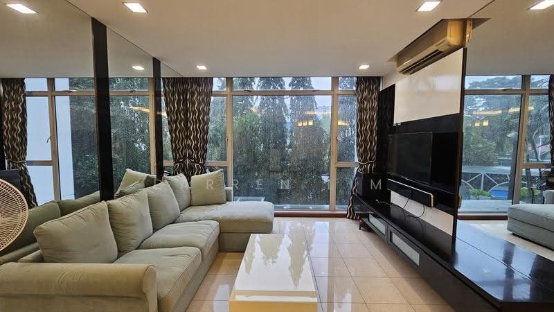 The Lakeshore, 31 Jurong West Street 41, Boon Lay / Jurong / Tuas, 3 Bedrooms, 1,109 sqft, Condominium For Sale, by Darren Lim, 500246344 - Living Room - PropertyGuru.com.sg