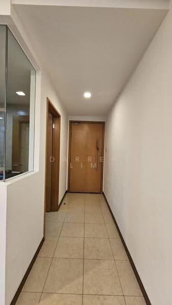 The Lakeshore, 31 Jurong West Street 41, Boon Lay / Jurong / Tuas, 3 Bedrooms, 1,109 sqft, Condominium For Sale, by Darren Lim, 500246344 - Corridor - PropertyGuru.com.sg