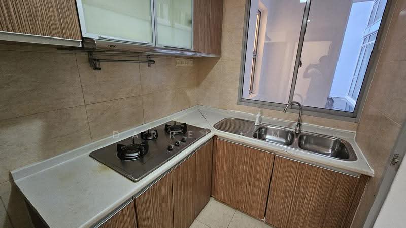 The Lakeshore, 31 Jurong West Street 41, Boon Lay / Jurong / Tuas, 3 Bedrooms, 1,109 sqft, Condominium For Sale, by Darren Lim, 500246344 - Kitchen - PropertyGuru.com.sg
