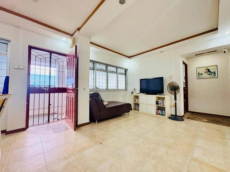 508 Jelapang Road, 508 Jelapang Road, Dairy Farm / Bukit Panjang / Choa Chu Kang, 3 Bedrooms, 968 sqft, HDB Flat For Sale, by Steven NG, 500246358 - Living Room - PropertyGuru.com.sg