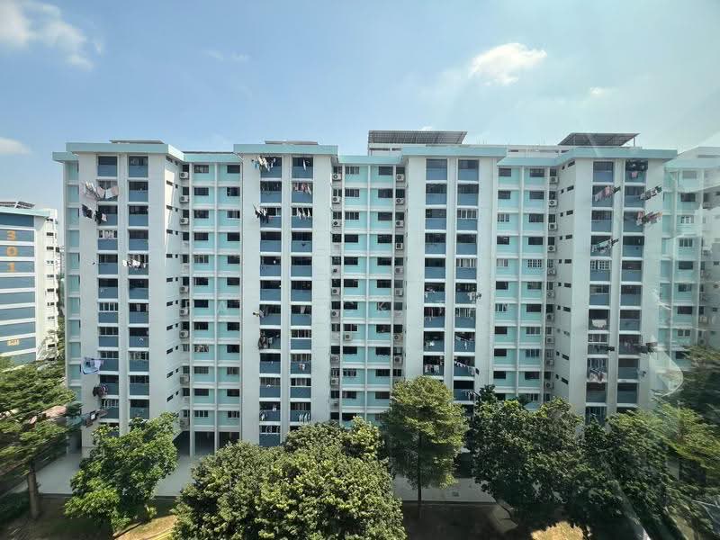 329 Ang Mo Kio Avenue 3, 329 Ang Mo Kio Avenue 3, Ang Mo Kio / Bishan / Thomson, 2 Bedrooms, 947 sqft, HDB Flat For Sale, by Patrick Tay, 500246369 - Exterior - PropertyGuru.com.sg