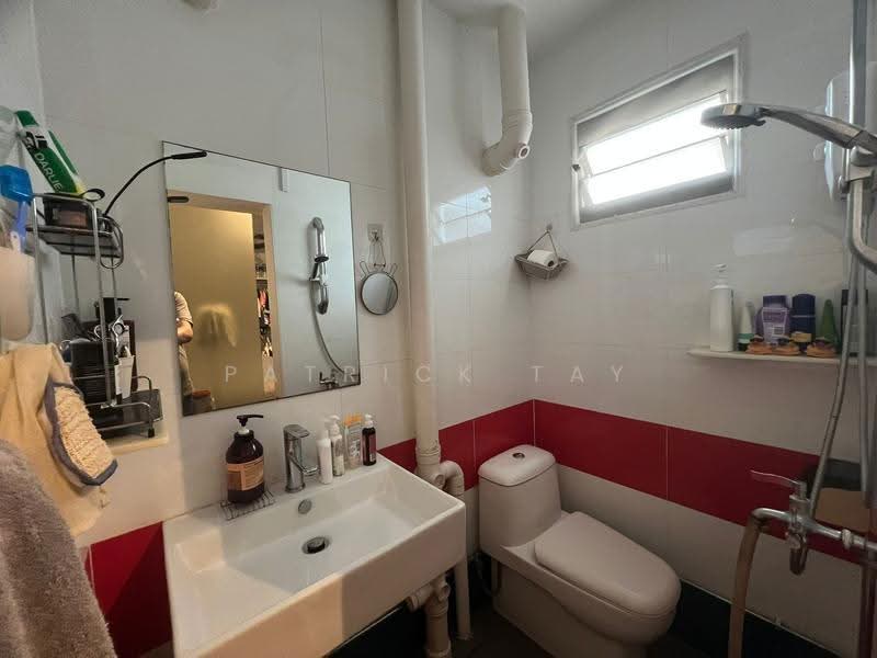 329 Ang Mo Kio Avenue 3, 329 Ang Mo Kio Avenue 3, Ang Mo Kio / Bishan / Thomson, 2 Bedrooms, 947 sqft, HDB Flat For Sale, by Patrick Tay, 500246369 - Bathroom - PropertyGuru.com.sg
