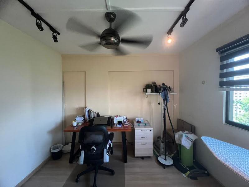329 Ang Mo Kio Avenue 3, 329 Ang Mo Kio Avenue 3, Ang Mo Kio / Bishan / Thomson, 2 Bedrooms, 947 sqft, HDB Flat For Sale, by Patrick Tay, 500246369 - Study - PropertyGuru.com.sg