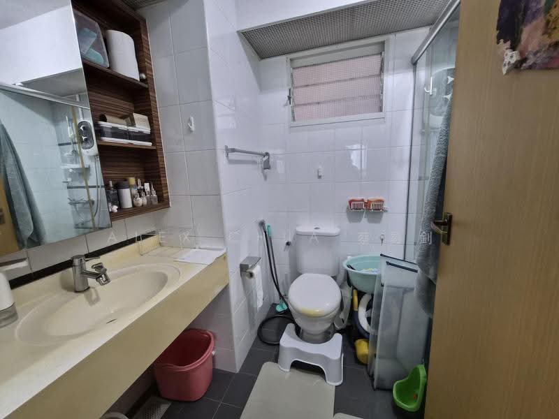 267A Punggol Field, 267A Punggol Field, Hougang / Punggol / Sengkang, 3 Bedrooms, 1,001 sqft, HDB Flat For Sale, by Alex Chua 蔡易釗, 500246377 - Bathroom - PropertyGuru.com.sg